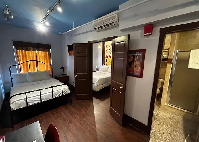 Chelsea Pines Inn